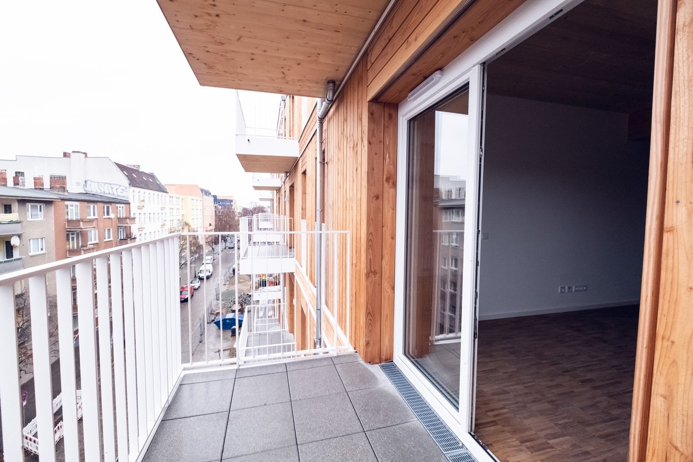 Jede Wohneinheit verfügt über einen Balkon @ binderholz